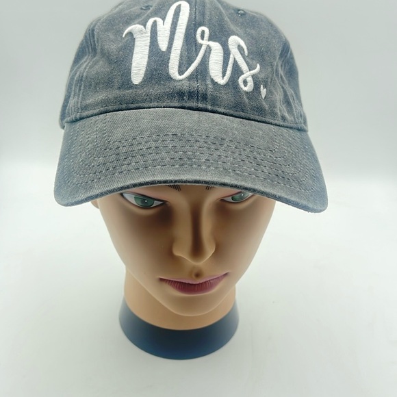 Mr & Mrs Baseball Caps Hats Bride & Groom Wedding Shower Honeymoon Embroidered - Picture 2 of 6